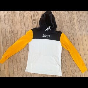Oakley Youth XL custom fit Hoodie Sweatshirt